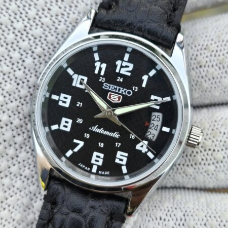 Seiko 5 Men steel Automatic Dated 17 Jewels Vintage Refurbished Mod Wrist watch