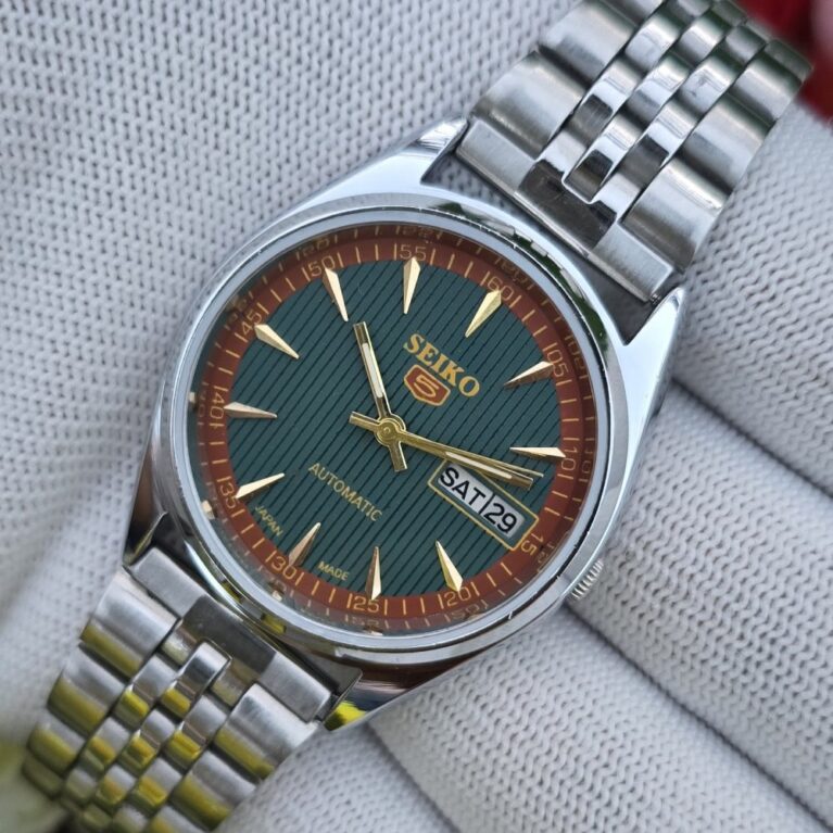 Seiko 5 Automatic Men steel back 17 Jewels vintage japanese Refurbished Mod Wrist watch champagne Geen dial