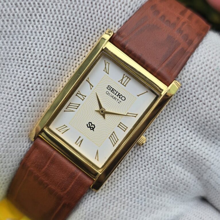 Seiko Tank Quartz Men's Gold tone sub-Second Roman white dial Mod wrist watch