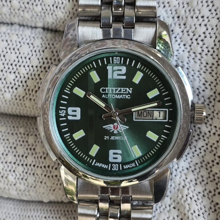 Citizen Automatic Men’s Stainless Steel 21 Jewels Day-Date Vintage Mod Wrist Watch