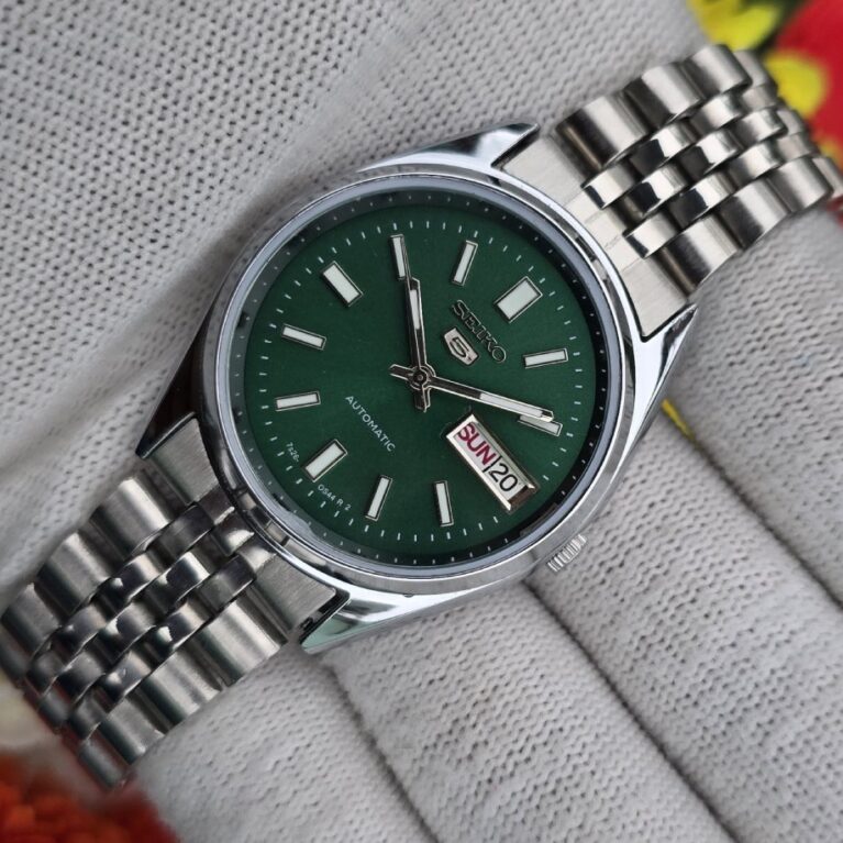 Seiko 5 Automatic Men steel back 17 Jewels vintage japanese Refurbished Mod Wrist watch champagne Green dial skeleton back