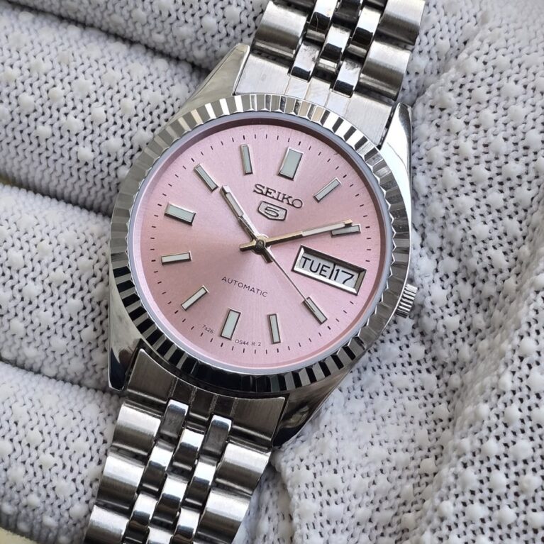 Seiko 5 Automatic Men's steel back 17 Jewels vintage japanese Wrist watch champagne Pink dial