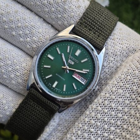 Seiko 5 Automatic Men's steel back 17 Jewels vintage japanese Wrist watch champagne Green dial