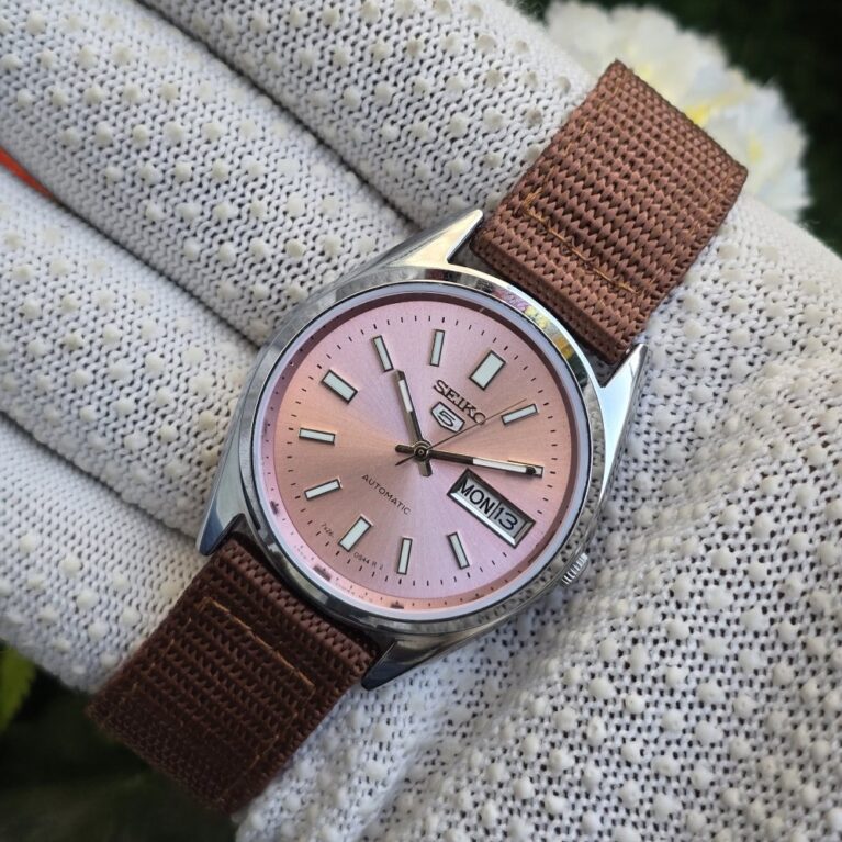 Seiko 5 Automatic Men's steel back 17 Jewels vintage japanese Wrist watch champagne Pink dial