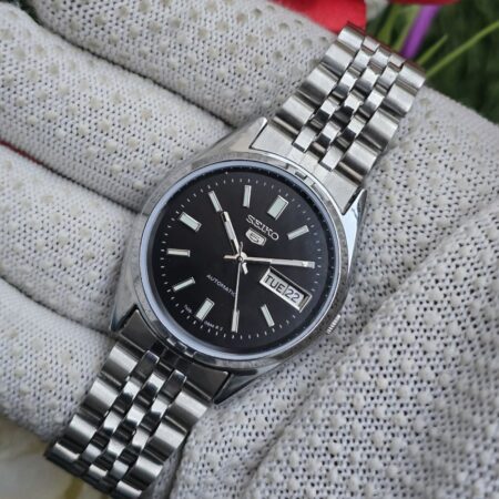 Seiko 5 Automatic Men's steel back 17 Jewels vintage japanese Wrist watch champagne  black dial