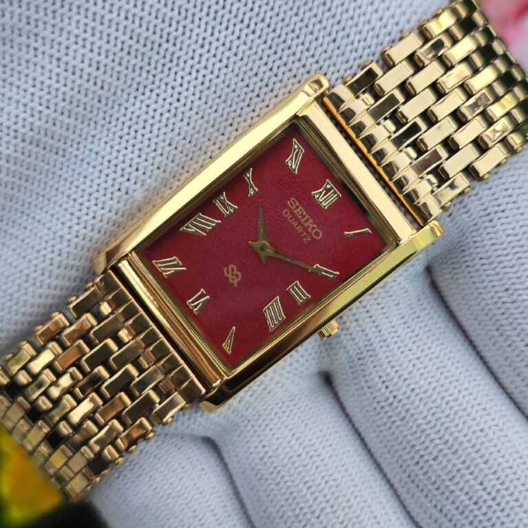 Seiko Tank Quartz Men's Gold tone Roman Red dial Mod wrist watch
